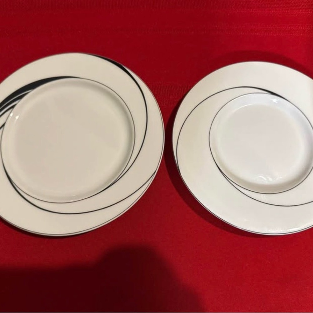 Vintage Set of 2 Jewels Block Spal Plates in White Pearl by Jack Prince